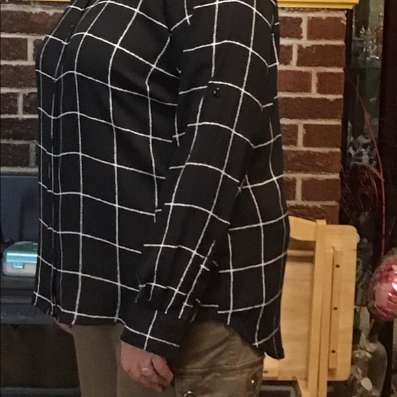 APT 9 ESSENTIALS ... long sleeves,  button down,  blouse XL blk & wht - Picture 9 of 10